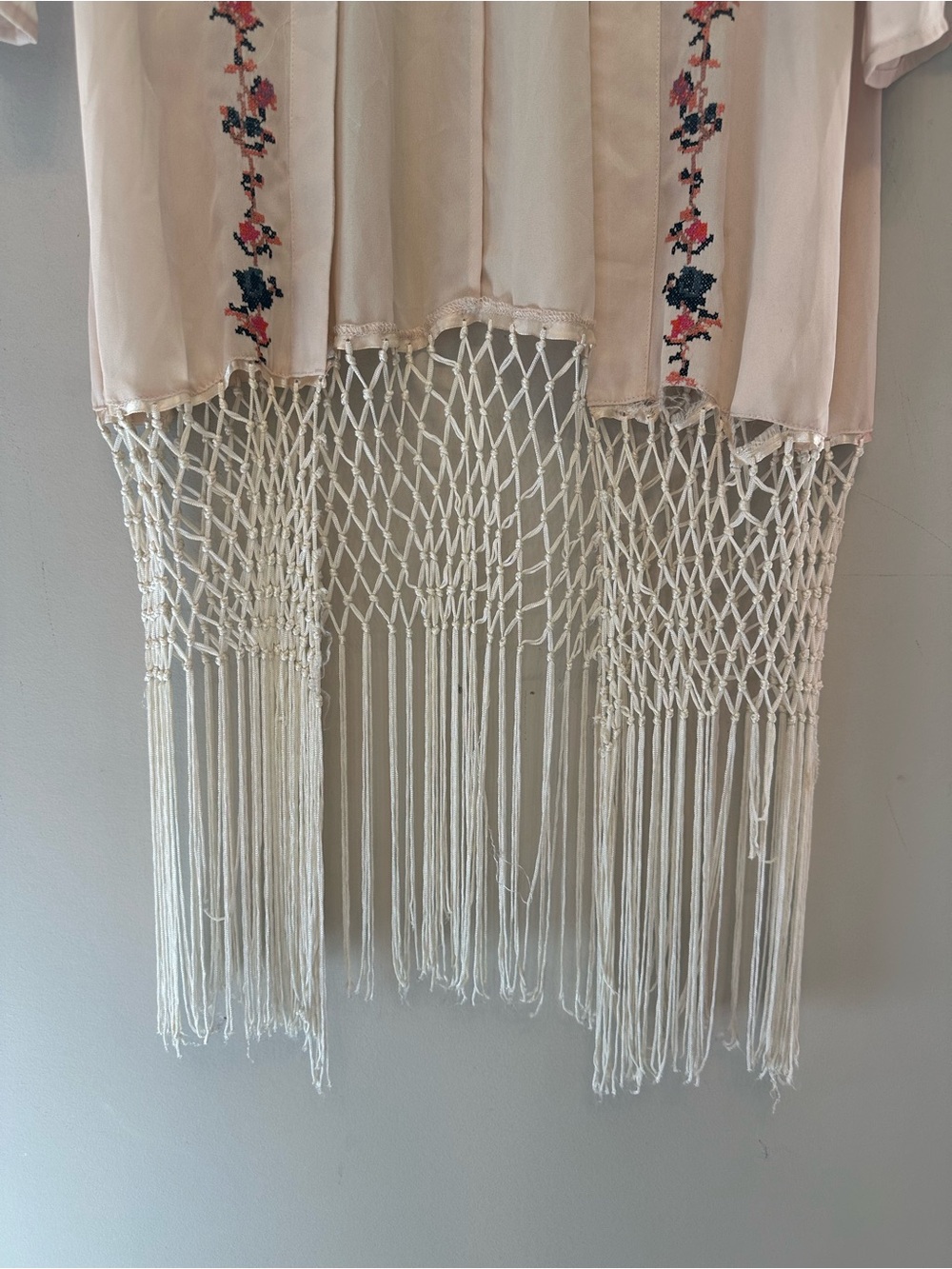 Staring at Stars Blush Kimono/Open Cardigan with Floral Embroidery & Fringe S - Picture 4 of 6